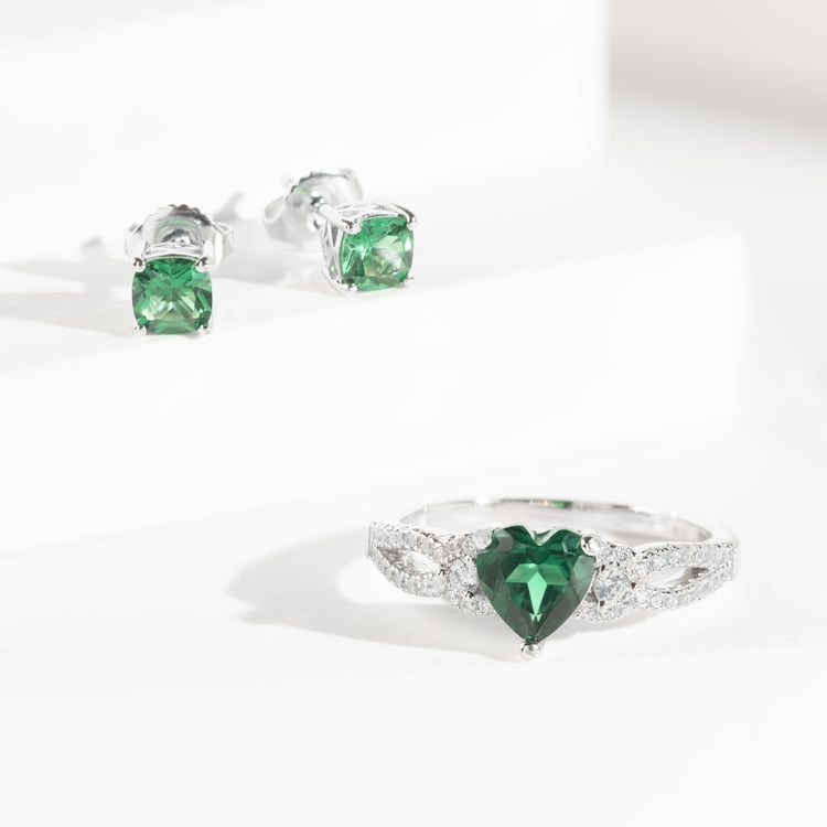 Silberne Ohrringe mit simulierten Smaragden 163300