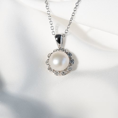 Silber Anhänger im Halo-Stil mit Perlen Elizabella