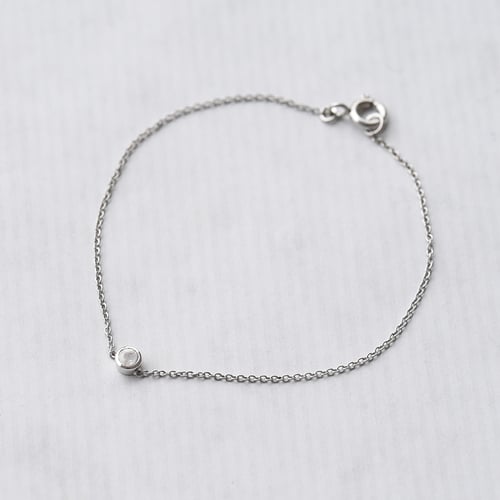 Minimalistisches Armband in Gold und mit Mondstein Bonato