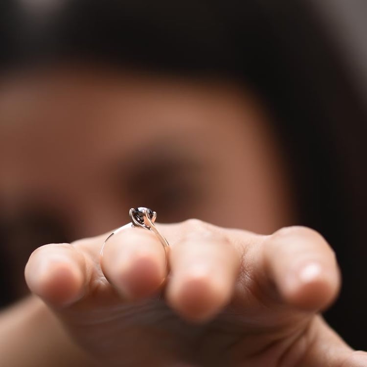 Verlobungsring aus Gold mit Diamanten 46187