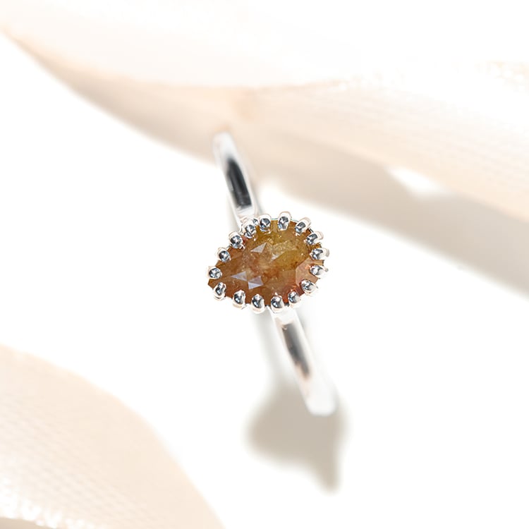 Goldring mit birnenförmigem Salt and Pepper Diamanten Ryley 126375