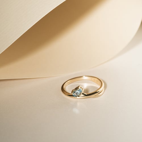 Ring mit einem ovalen Aquamarin Emeli