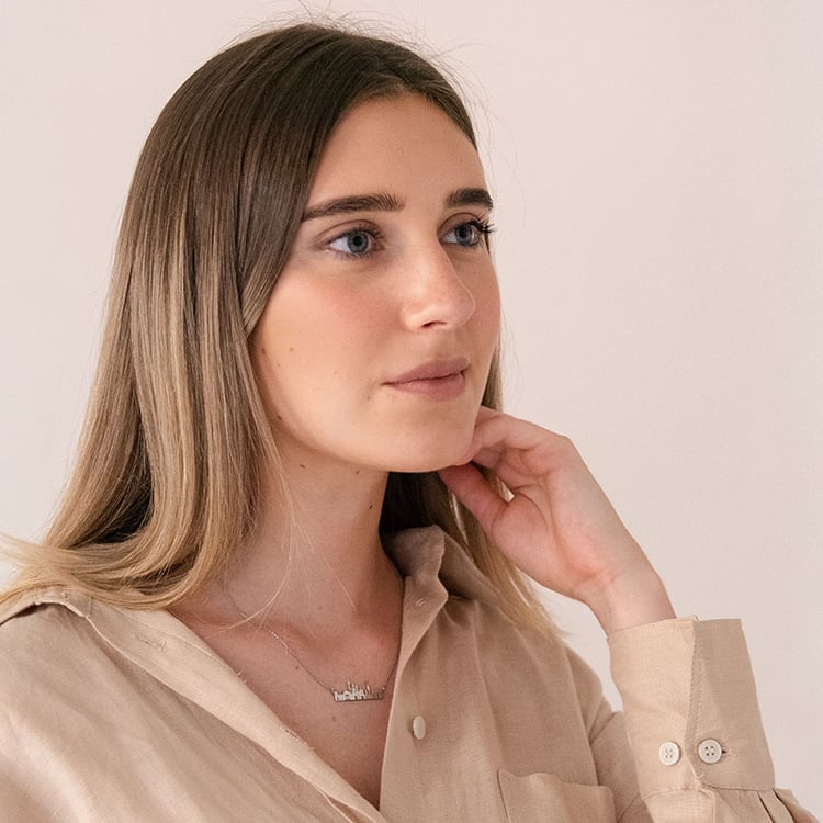 Silberne Kette und Anhänger Stadt Berlin 107109