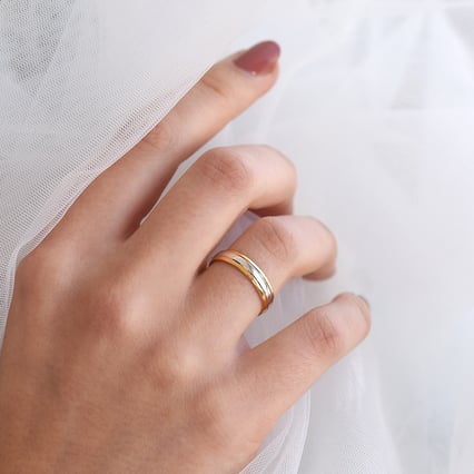 Halbrunde Eheringe aus kombiniertem Gold Leveret