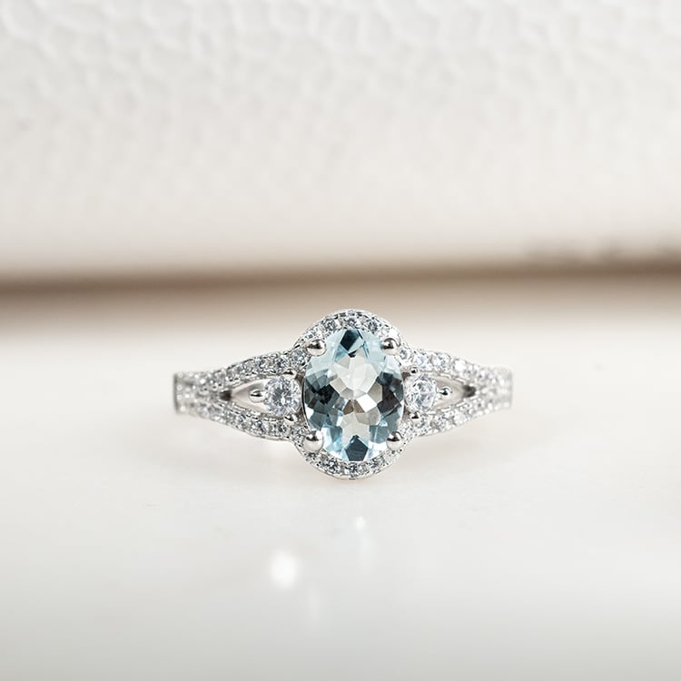 Dezenter Silberring mit ovalem Aquamarin Huim 133320