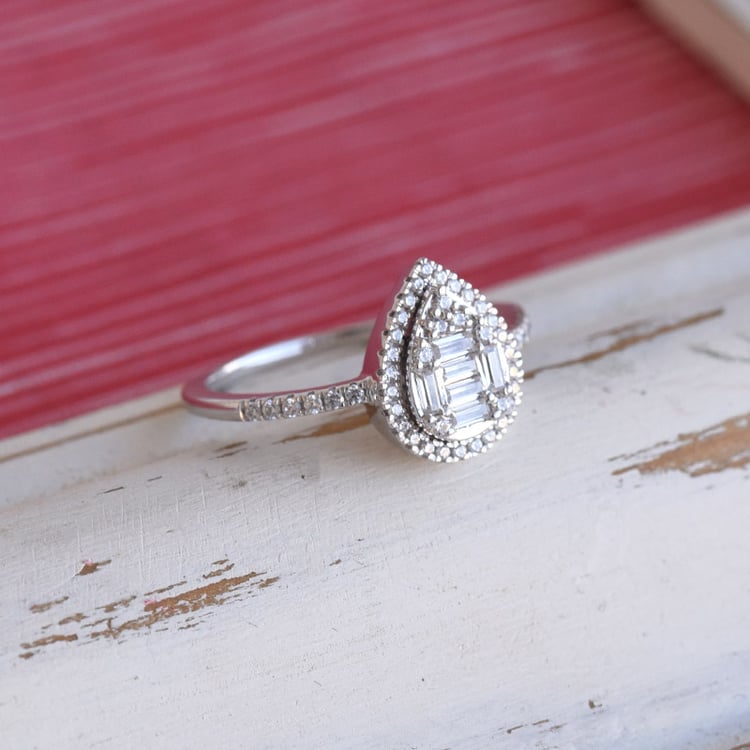 Glänzender Diamantring in Tropfenform Anastasiya 85314