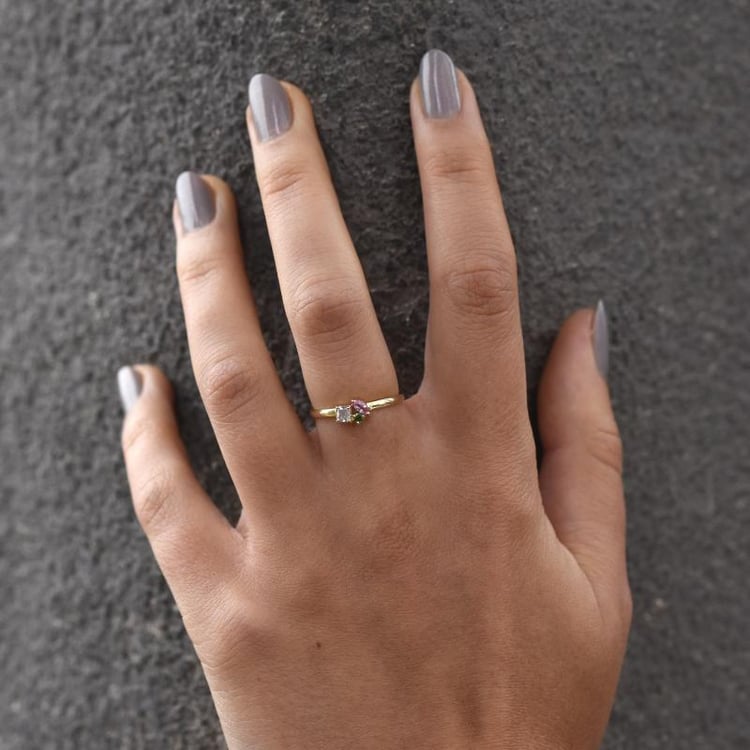 Goldring mit rosa Diamant, Tsavorit Granat und Saphir Samand 49085