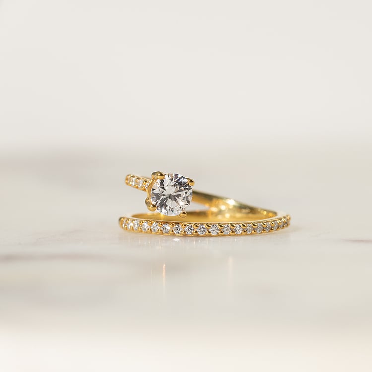 Unkonventioneller Verlobungsring mit Lab Grown Diamanten Cyrus 137519