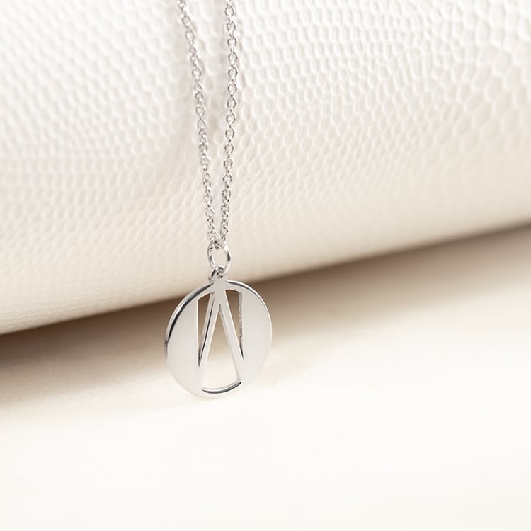 Silberner Anhänger mit ausgeschnittenem Buchstaben Alfabet 132886