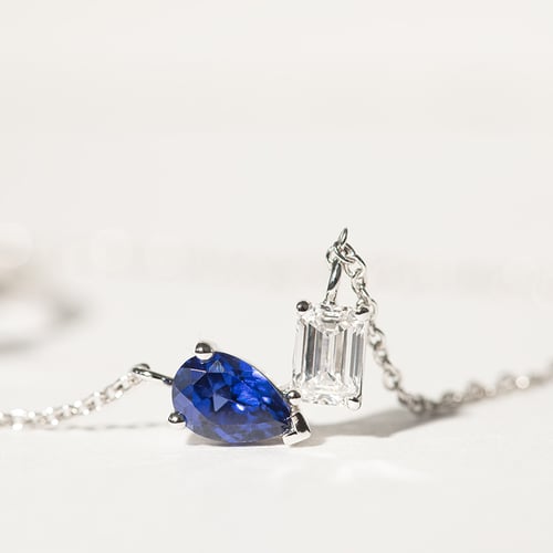 Toi et Moi Halskette mit Lab Grown Diamant und Saphir Mirren