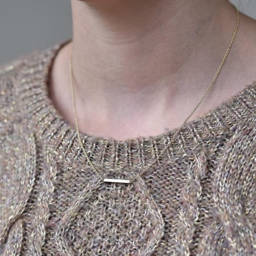 Feine Halskette aus Gold Bar