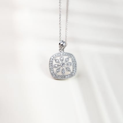 Anhänger mit Diamantblüte Alexisa