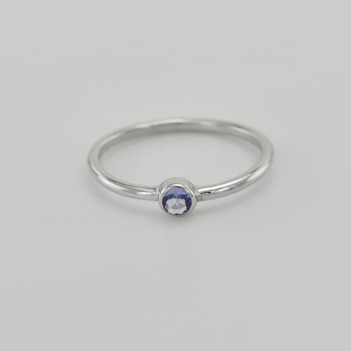 Minimalistischer Goldring mit Tansanit Emilien