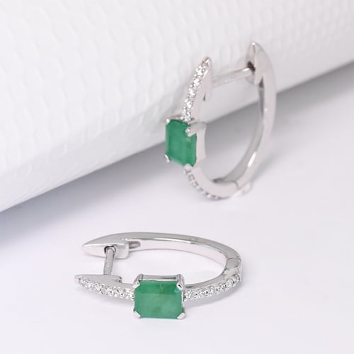 Creolen mit Diamanten und Smaragden Jade