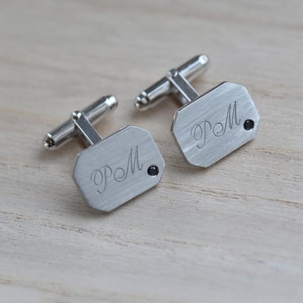 Silberne Manschettenknöpfe mit Gravur und schwarzen Diamanten Meissa
