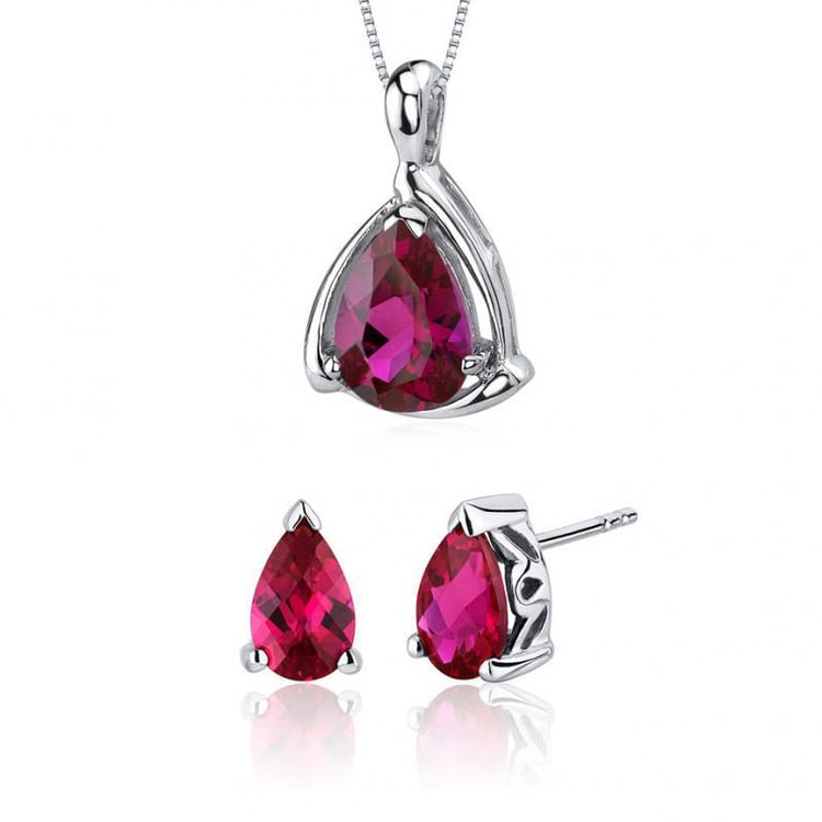 Silberne Kollektion mit Rubinen