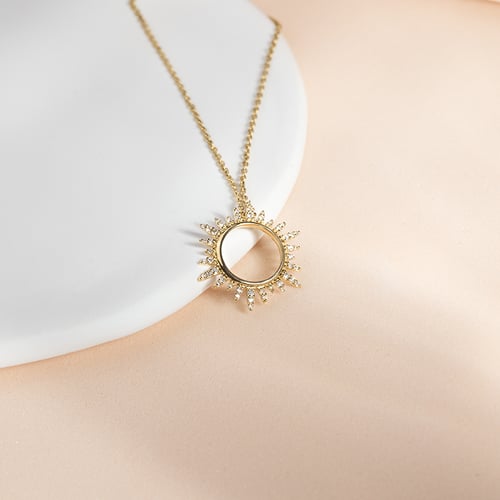 Anhänger in Sonnenform mit Diamanten Maja