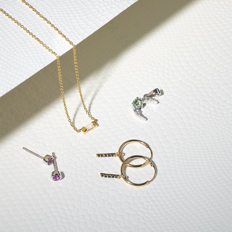 Silberne Ohrstecker mit rosa Saphiren in Bezelfassung Tofine 129234