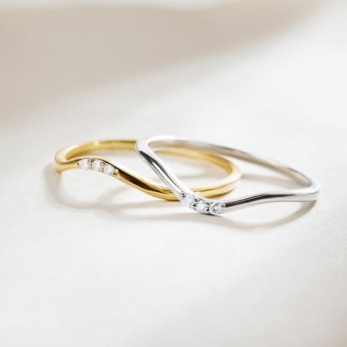 Silberring in V-Form mit drei Diamanten Cason