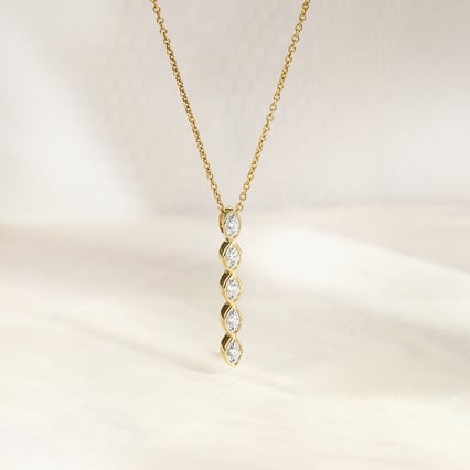 Goldener Anhänger mit Diamanten Alice