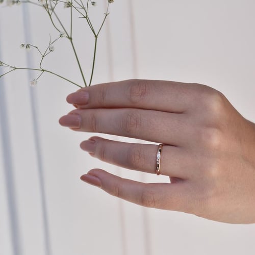 Goldene Eternity Trauringe mit Diamanten Miomi