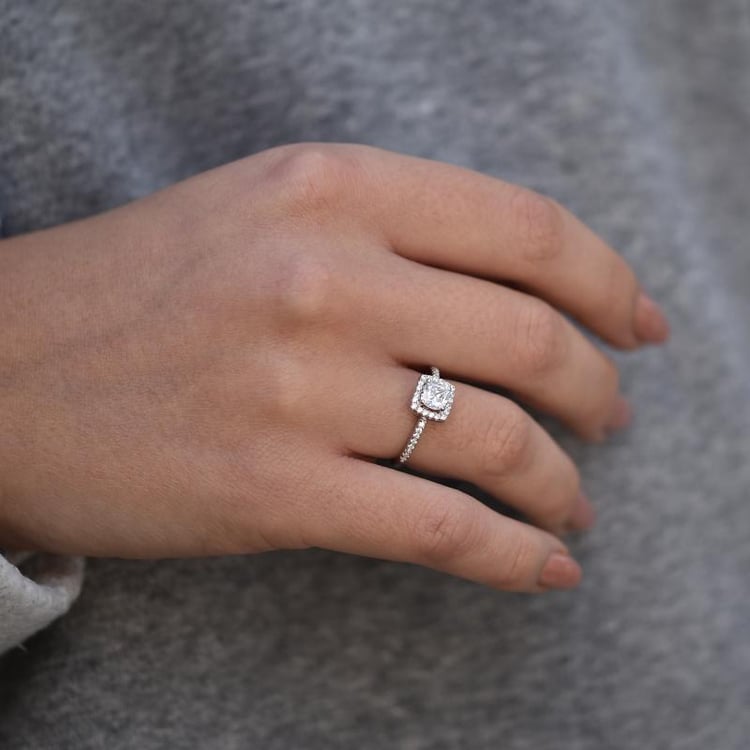 Goldring und Diamanten 36386