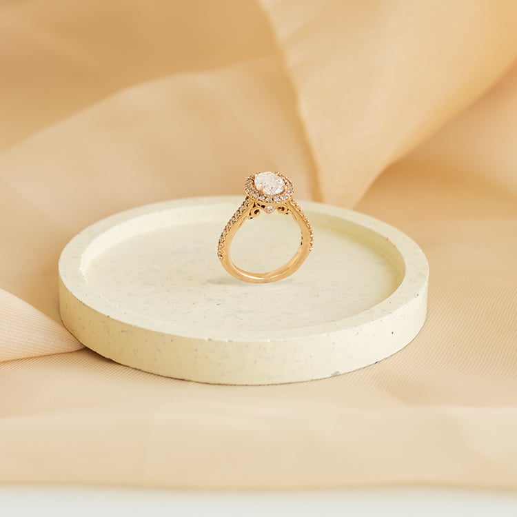 Eleganter Verlobungsring aus Gold mit Moissanit Jody 124066