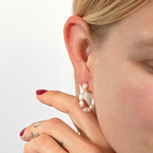 Silberne runde Ohrringe mit Perlen Roxanne
