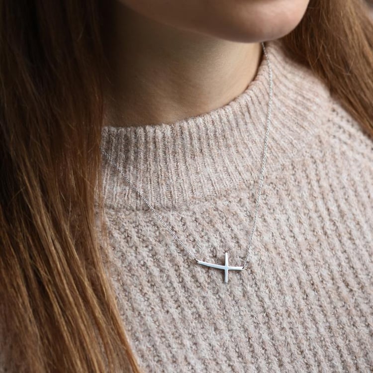 Goldkreuz in Halskette 51444