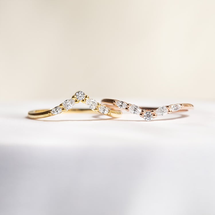 Ring in V-Form mit Diamanten Craig 141742