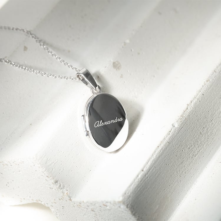 Ovales silbernes Medaillon zum Öffnen 130432