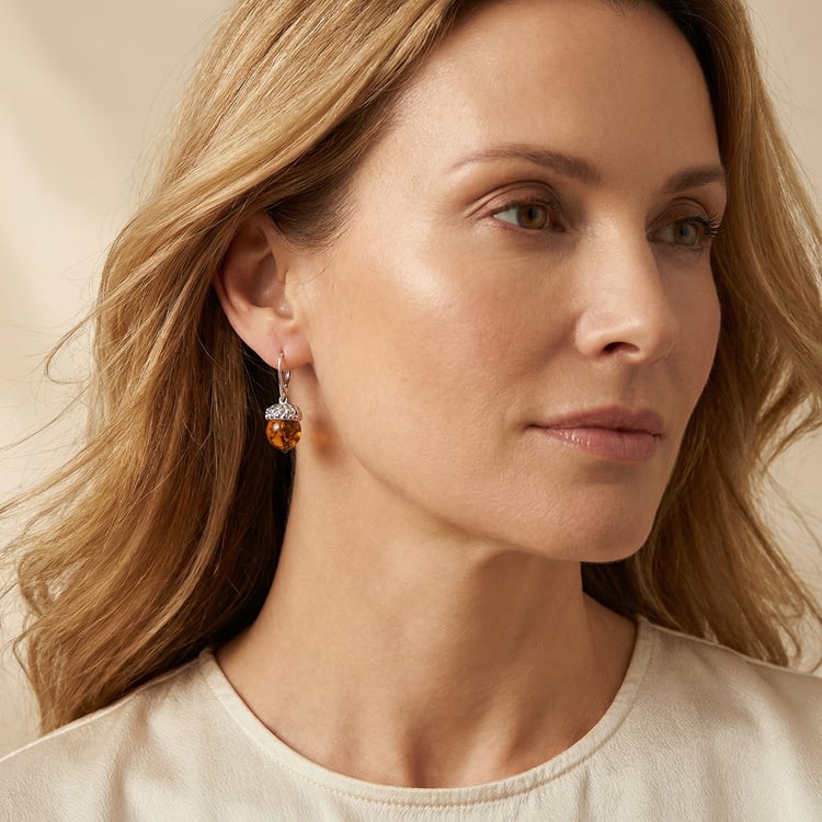 Silberne Ohrringe in Form von Nüssen aus Bernstein Scrat 166652