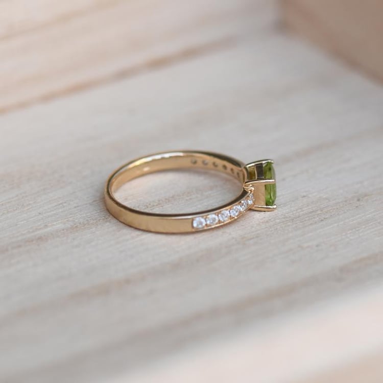 Goldring mit Olivin und Moissanit 48791