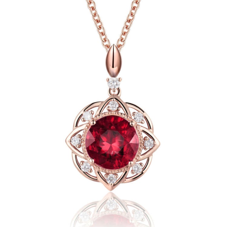 Halskette mit Rubin und Diamanten