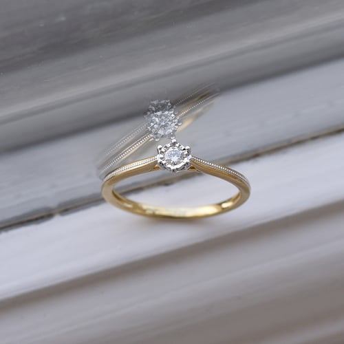 Perfekter Ring mit einem Diamanten Helena