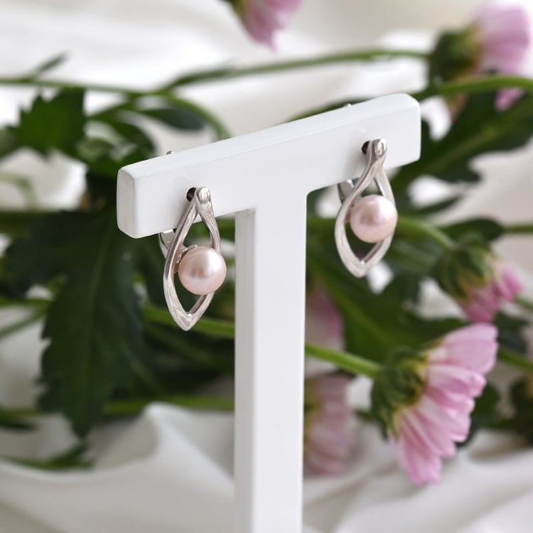 Silberne Ohrringe mit lavendelfarbenen Perlen Carina 83472