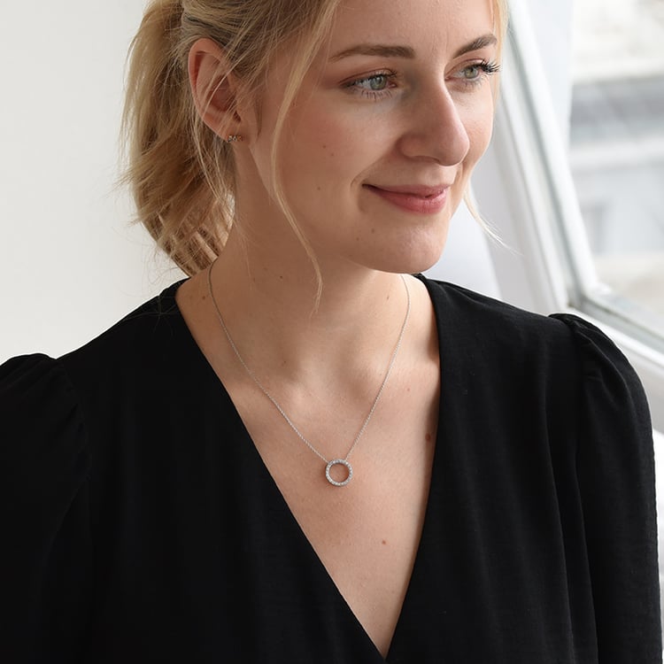 Silberner Karma-Anhänger mit Lab Grown Diamanten Hallie 104276