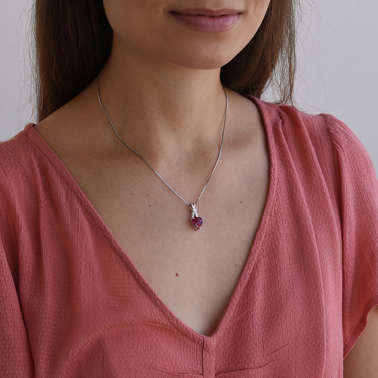 Silberne Halskette mit Rubin 66280