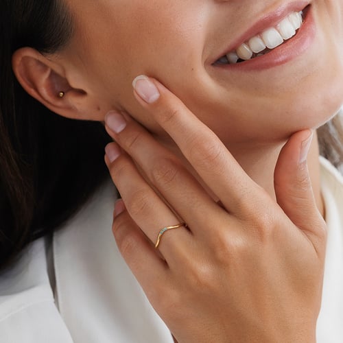Silberner Ring mit drei blauen Diamanten Cason