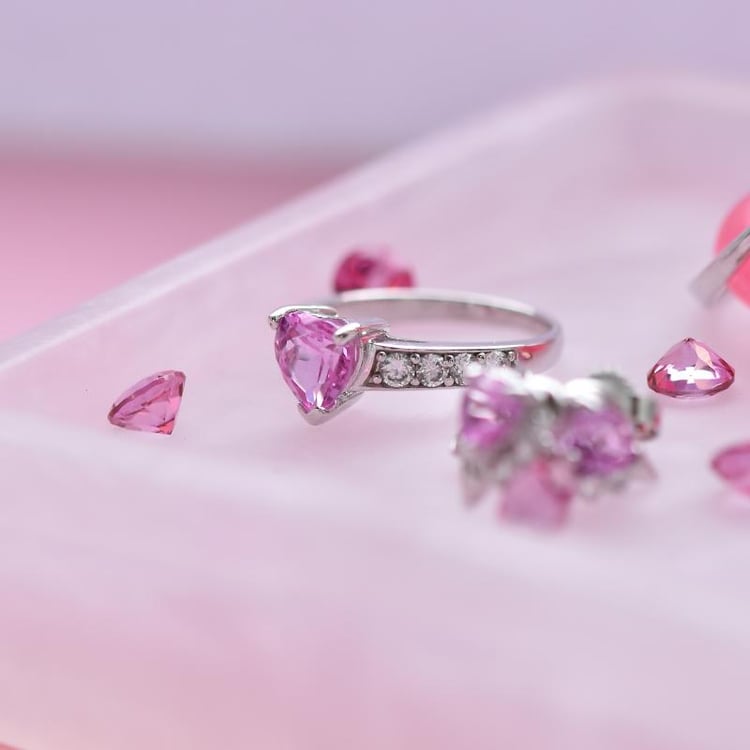 Ring mit Saphir 16509