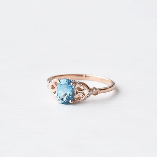Goldener Topasring mit Diamanten Alanyse