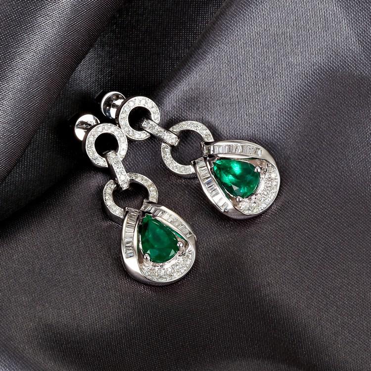 Luxuriöse Ohrringe mit Smaragden und Diamanten Edrice 6983