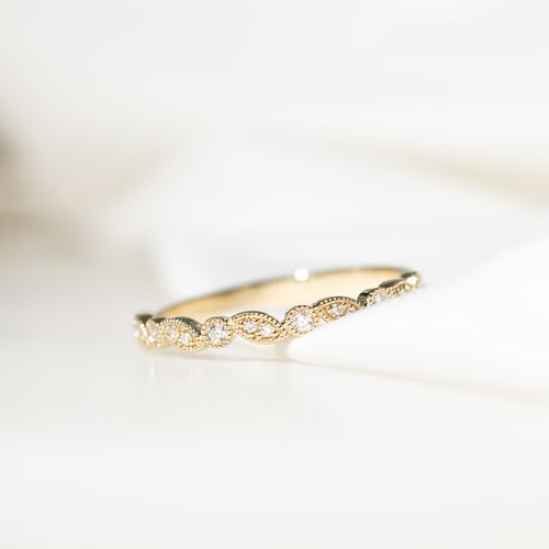 Eheringe aus einem Vintage-Ring mit Lab Grown Diamanten und einem Komfort-Ring Sango