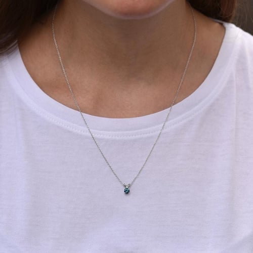 Blauer Diamant in Anhänger Lalom