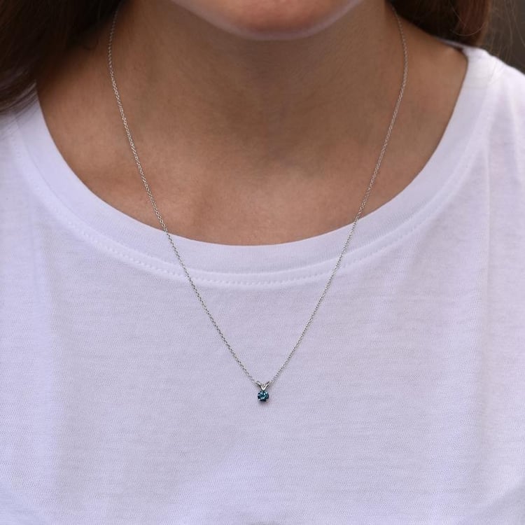 Blauer Diamant in Anhänger Lalom 45103