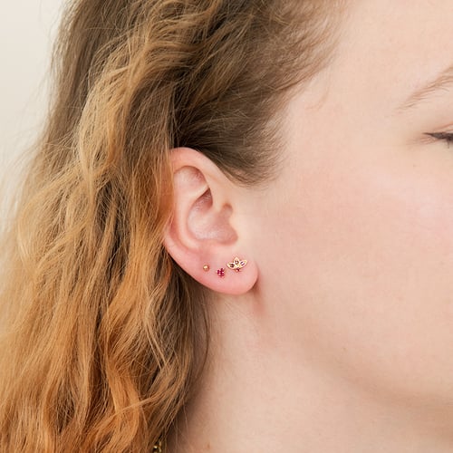 Goldener Piercing Ohrstecker mit Rubinen Masha