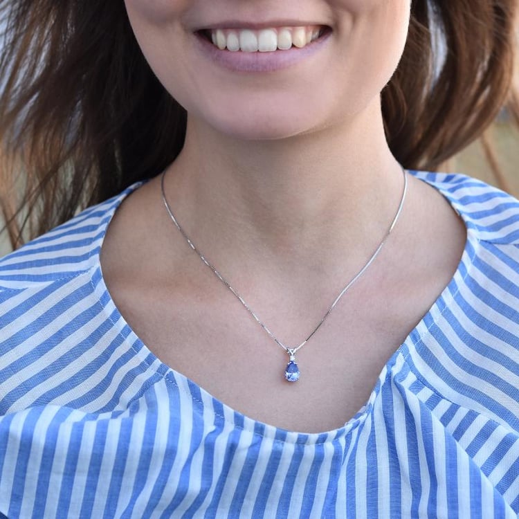 Goldanhänger mit Tansanit in Tropfen-Schliff und Diamanten Raulla 35879