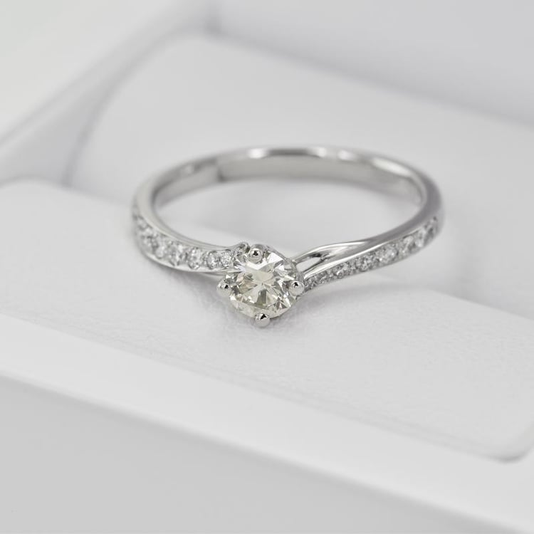 Ring mit Diamanten 23082