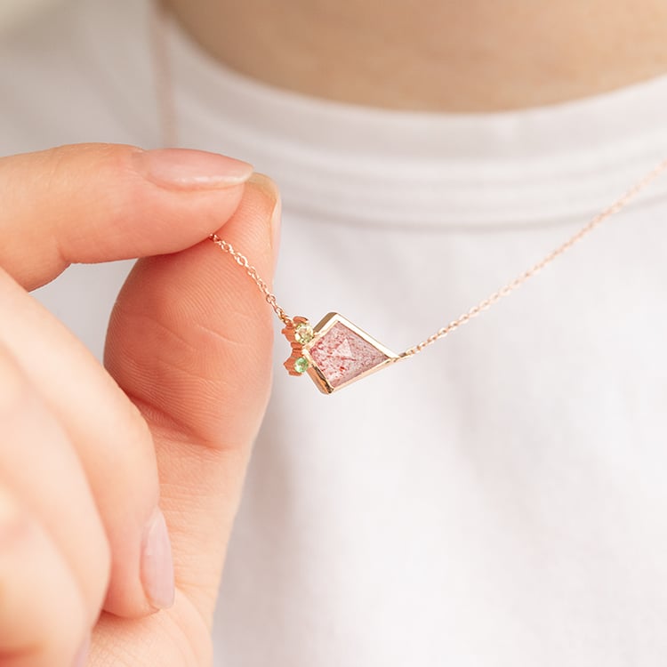 Halskette mit erdbeerrotem Achat, Olivin und Tsavoritgranat Milly 135322