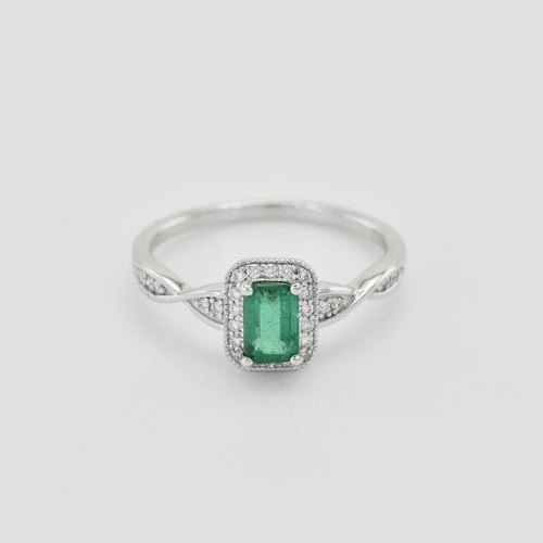 Eleganter Smaragd-Ring mit einem Meer von Diamanten Enoh